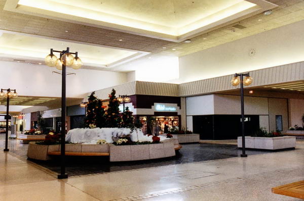 North Kent Mall - Old Photo From Gr Retro